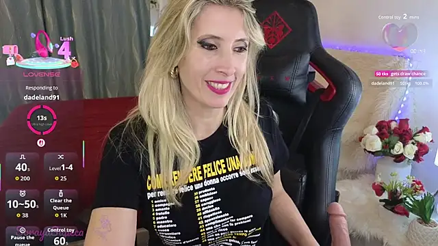 SorayaSapeca online show from 10-15-25, 10:51
