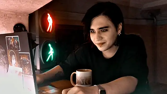 Snapshot of sademobeer chatting on 02-06-26, 12:06 sademobeer online show from 02-06-26, 12:06