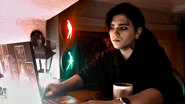 Snapshot of sademobeer chatting on 02-09-26, 09:57 sademobeer online show from 02-09-26, 09:57