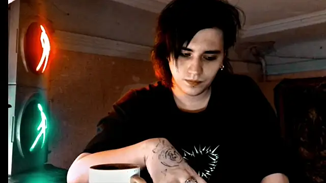 Snapshot of sademobeer chatting on 02-03-26, 01:27 sademobeer online show from 02-03-26, 01:27