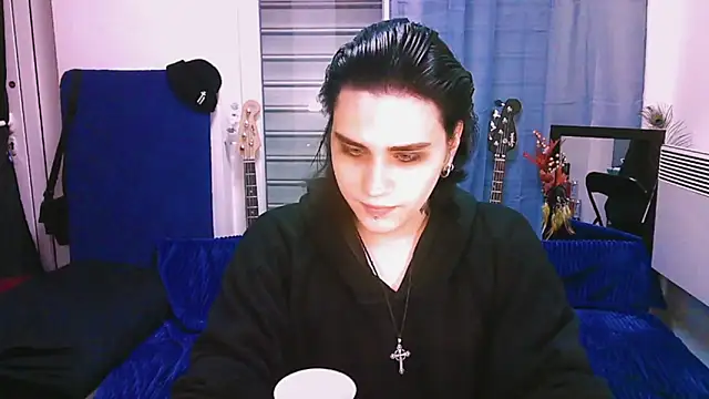 Snapshot of sademobeer chatting on 05-12-26, 04:02 sademobeer online show from 05-12-26, 04:02