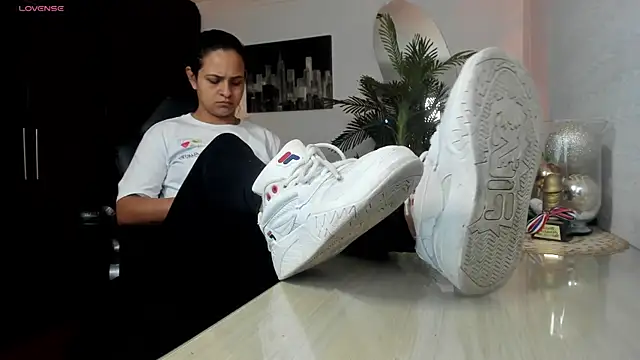 Amaia Bushida online show from 12-16-25, 02:38