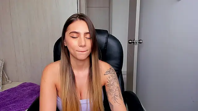 StacyConner online show from 11-19-25, 08:42