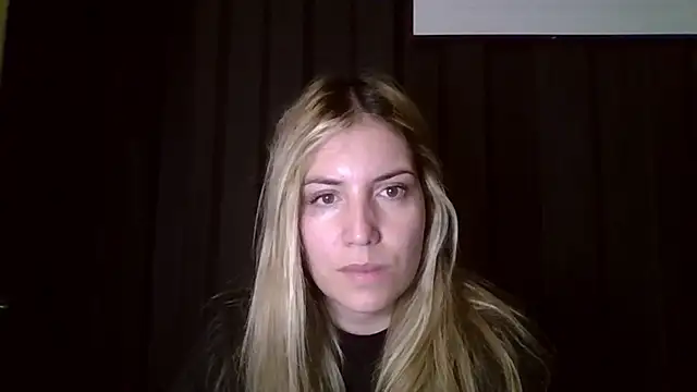 Snapshot of alaanna_new chatting on 10-06-25, 01:18 alaanna new online show from 10-06-25, 01:18