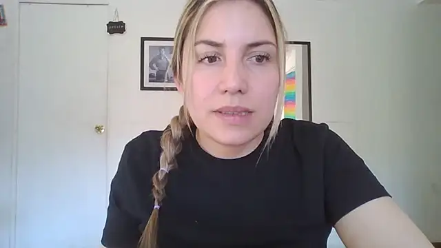 Snapshot of alaanna_new chatting on 10-15-25, 08:39 alaanna new online show from 10-15-25, 08:39