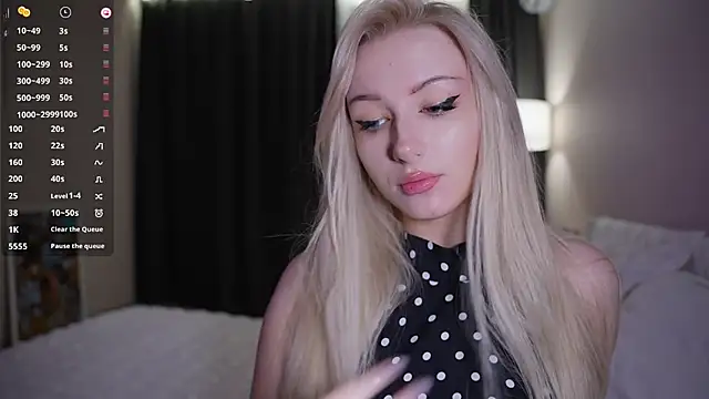 CatchMe1 online show from 10-26-25, 06:30