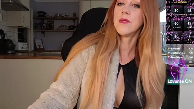 Snapshot of stripmequick chatting on 05-11-26, 02:45 stripmequick online show from 05-11-26, 02:45