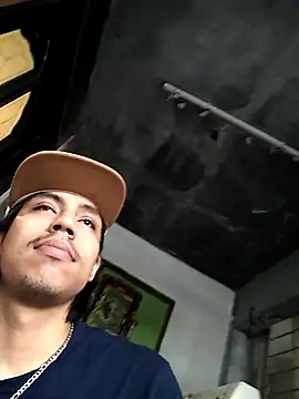 Snapshot of AlexAlejandro13 chatting on 09-08-25, 11:26 AlexAlejandro13 online show from 09-08-25, 11:26