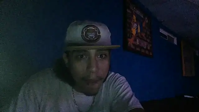 Snapshot of AlexAlejandro13 chatting on 09-21-25, 06:29 AlexAlejandro13 online show from 09-21-25, 06:29