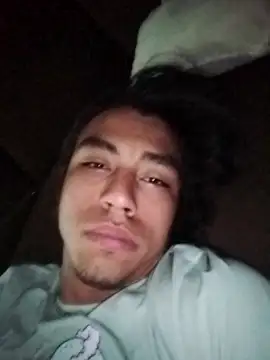 Snapshot of AlexAlejandro13 chatting on 05-19-26, 04:36 AlexAlejandro13 online show from 05-19-26, 04:36