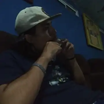 Snapshot of AlexAlejandro13 chatting on 05-05-26, 03:53 AlexAlejandro13 online show from 05-05-26, 03:53