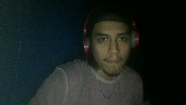 Snapshot of AlexAlejandro13 chatting on 10-04-25, 07:10 AlexAlejandro13 online show from 10-04-25, 07:10