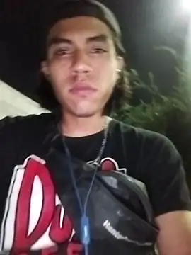 Snapshot of AlexAlejandro13 chatting on 05-16-26, 05:06 AlexAlejandro13 online show from 05-16-26, 05:06