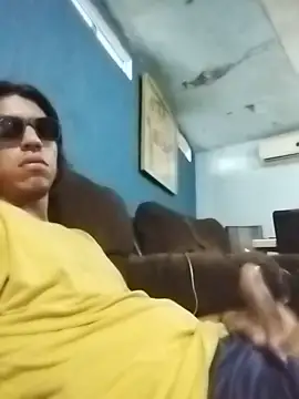 Snapshot of AlexAlejandro13 chatting on 05-25-26, 12:21 AlexAlejandro13 online show from 05-25-26, 12:21
