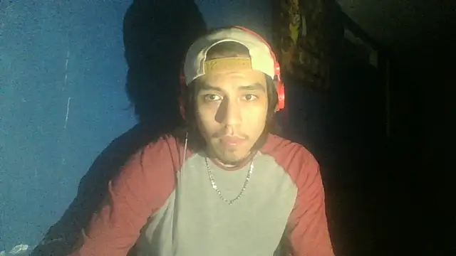 Snapshot of AlexAlejandro13 chatting on 10-08-25, 06:48 AlexAlejandro13 online show from 10-08-25, 06:48