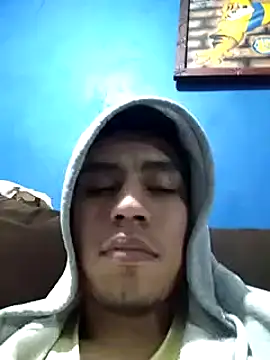 Snapshot of AlexAlejandro13 chatting on 12-26-24, 04:36 AlexAlejandro13 online show from 12-26-24, 04:36