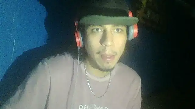 Snapshot of AlexAlejandro13 chatting on 10-05-25, 07:21 AlexAlejandro13 online show from 10-05-25, 07:21