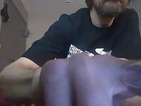 Bottomslut4tops84 online show from 11-18-25, 04:27