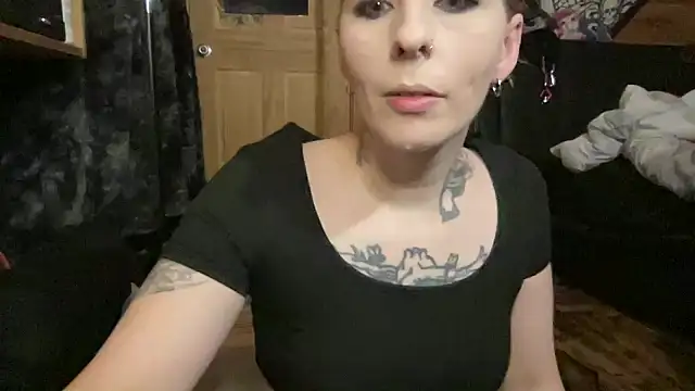 Snapshot of TeenyDoll chatting on 03-11-26, 02:27 TeenyDoll online show from 03-11-26, 02:27
