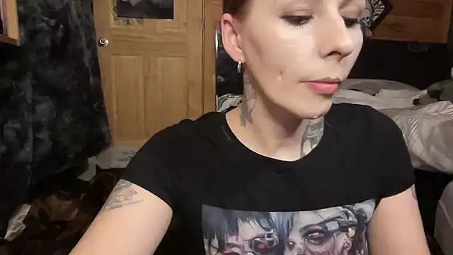 Snapshot of TeenyDoll chatting on 04-04-26, 03:02 TeenyDoll online show from 04-04-26, 03:02
