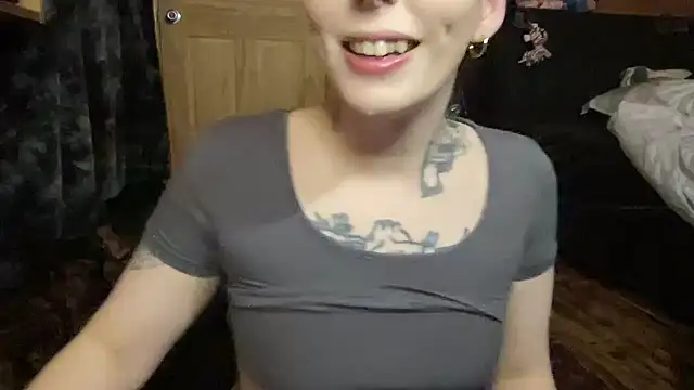 Snapshot of TeenyDoll chatting on 04-16-26, 02:23 TeenyDoll online show from 04-16-26, 02:23