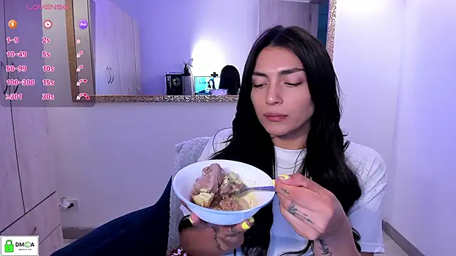 EricaVanderhill online show from 12-20-25, 10:45