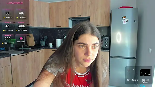 Snapshot of Bella_Foryou chatting on 06-05-26, 06:52 Bella Foryou online show from 06-05-26, 06:52