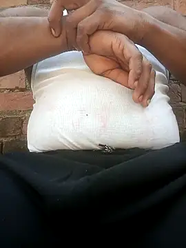 FinableKnee online show from 10-13-25, 07:21