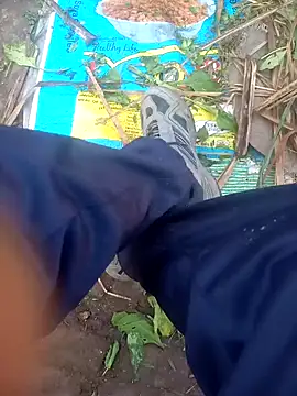 FinableKnee online show from 11-28-25, 03:07