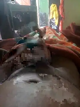 FinableKnee online show from 10-31-25, 01:57