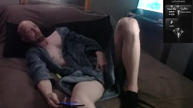 MaxRouger online show from 04-13-26, 05:06