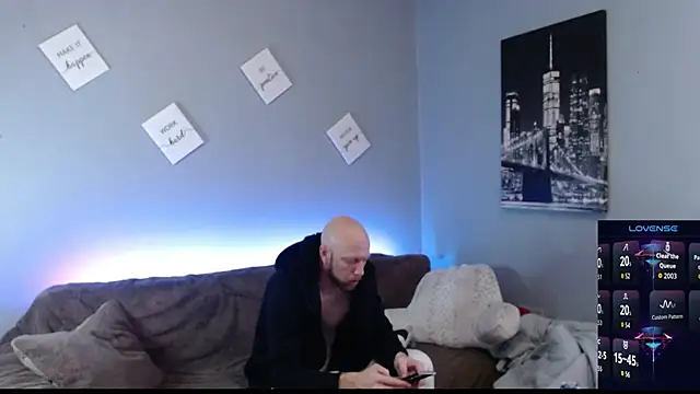 MaxRouger online show from 10-28-25, 09:19