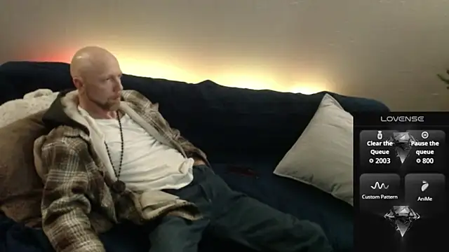 MaxRouger online show from 11-28-25, 02:23