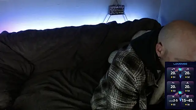 MaxRouger online show from 11-02-25, 06:51