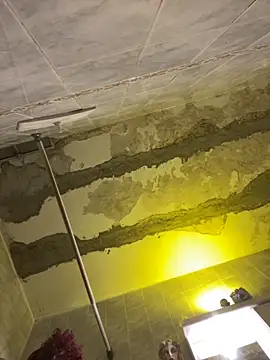 Snapshot of Alicbranca chatting on 10-09-25, 05:19 Alicbranca online show from 10-09-25, 05:19