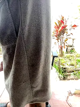 Snapshot of Alicbranca chatting on 09-21-25, 07:41 Alicbranca online show from 09-21-25, 07:41