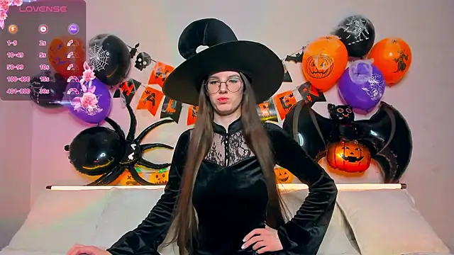 AriellaTesk online show from 10-29-25, 04:22