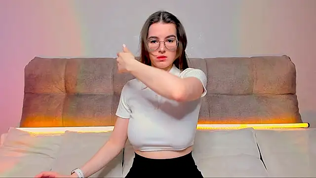 Snapshot of AriellaTesk chatting on 05-31-26, 05:13 AriellaTesk online show from 05-31-26, 05:13