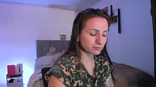 vanessabrown  online show from 03-12-26, 01:04