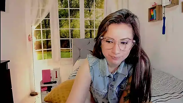vanessabrown  online show from 06-19-26, 09:42