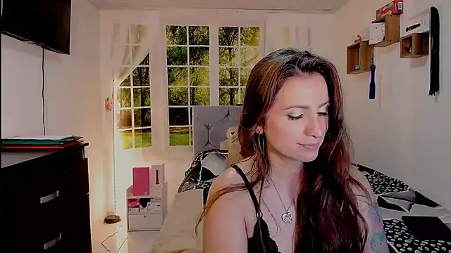 vanessabrown  online show from 07-02-26, 02:45