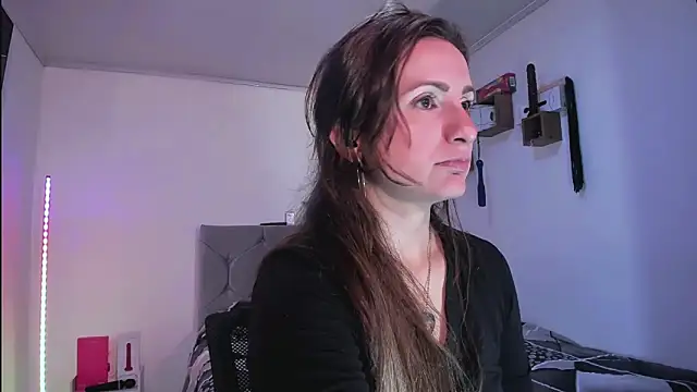 vanessabrown  online show from 03-20-26, 12:11