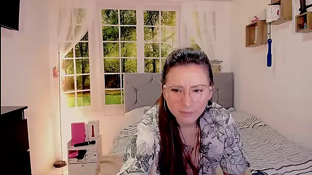 vanessabrown  online show from 06-16-26, 03:56