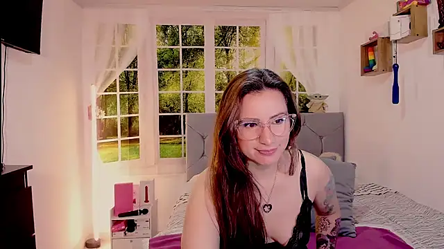 vanessabrown  online show from 06-15-26, 04:17