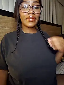 Snapshot of lollycoco chatting on 12-19-25, 08:38 lollycoco online show from 12-19-25, 08:38