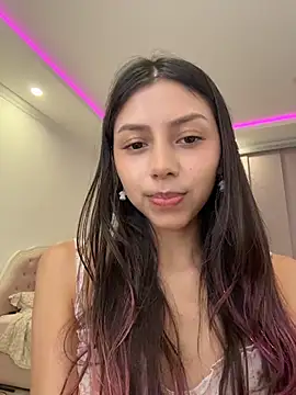Snapshot of Sensualtease chatting on 04-30-26, 12:17 Sensualtease online show from 04-30-26, 12:17