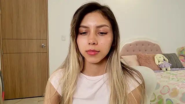 Snapshot of Sensualtease chatting on 02-01-25, 02:26 Sensualtease online show from 02-01-25, 02:26