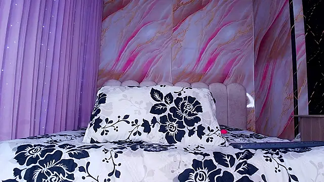 sofi decker online show from 03-21-26, 03:08