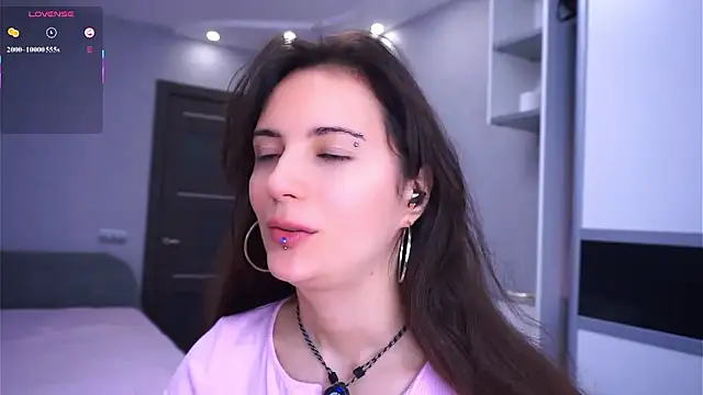 Holla Molly online show from 03-18-26, 05:32