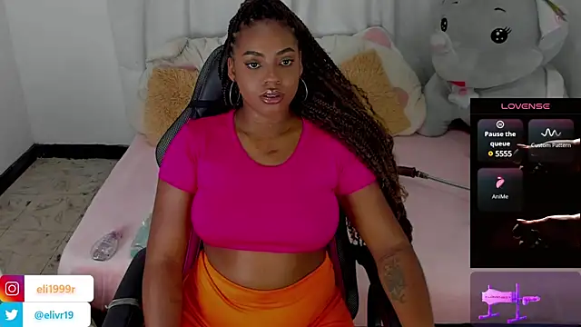 Snapshot of HollyJorda chatting on 03-11-25, 07:25 HollyJorda online show from 03-11-25, 07:25